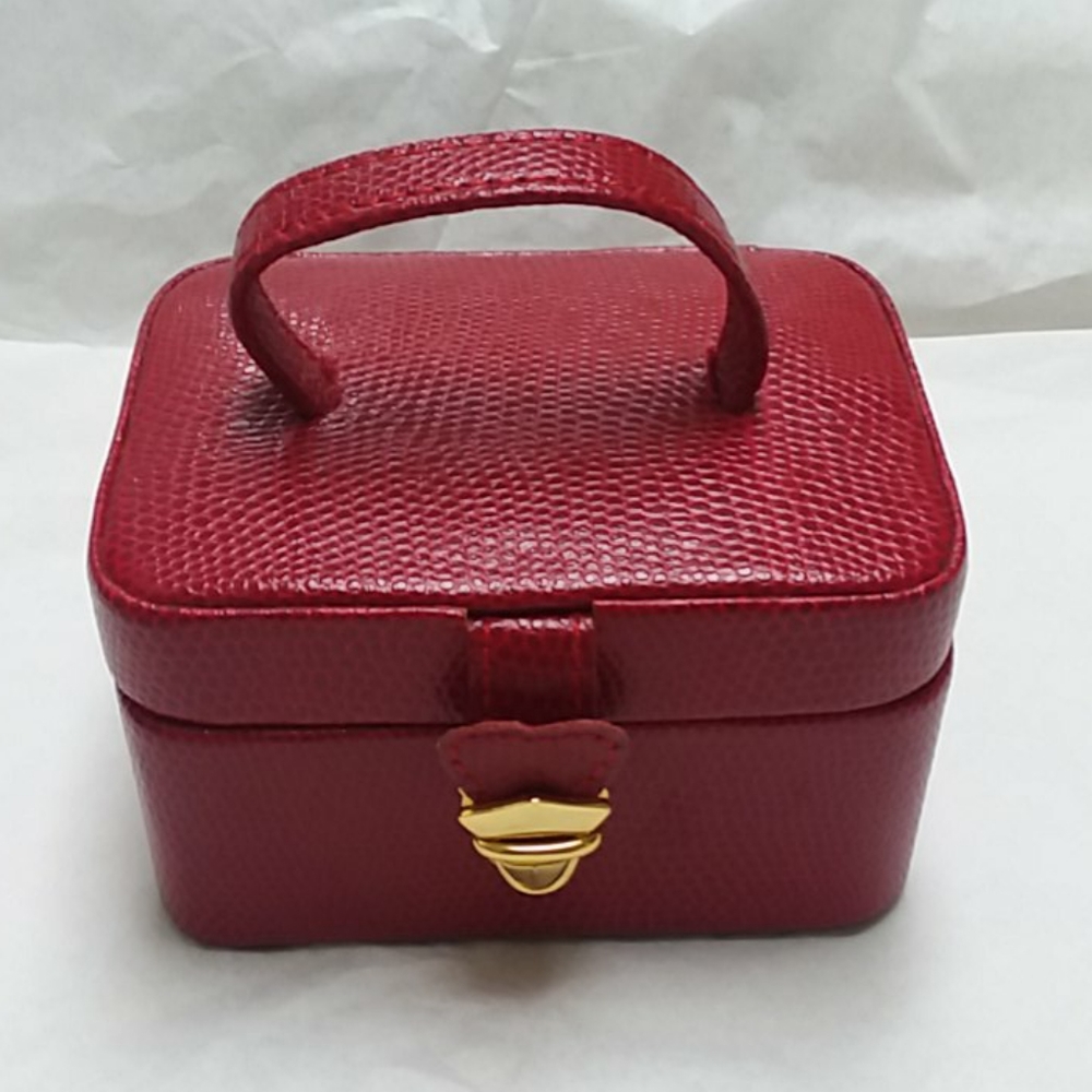 Small jewelry box